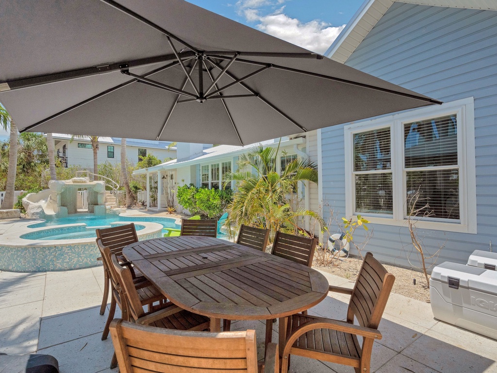 Poolside Dining Area