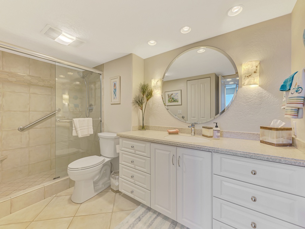 Primary Bathroom, Ensuite