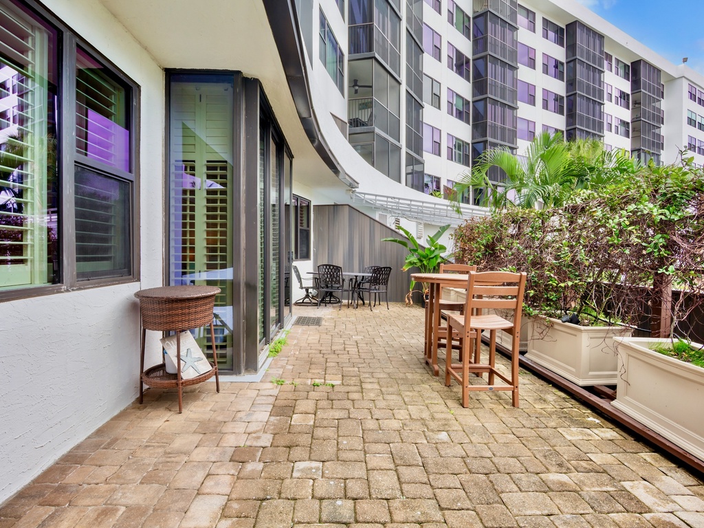 Harbor Towers 111 by Tropical Sands Accommodations