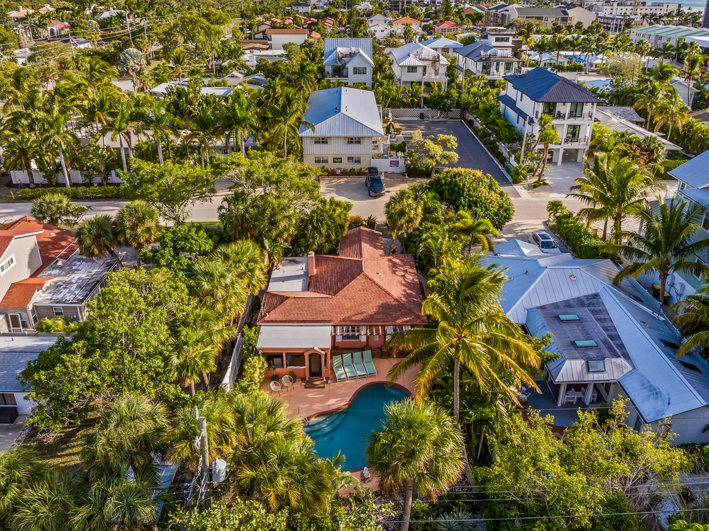 The Pink Flamingo - Lido Key Vacations