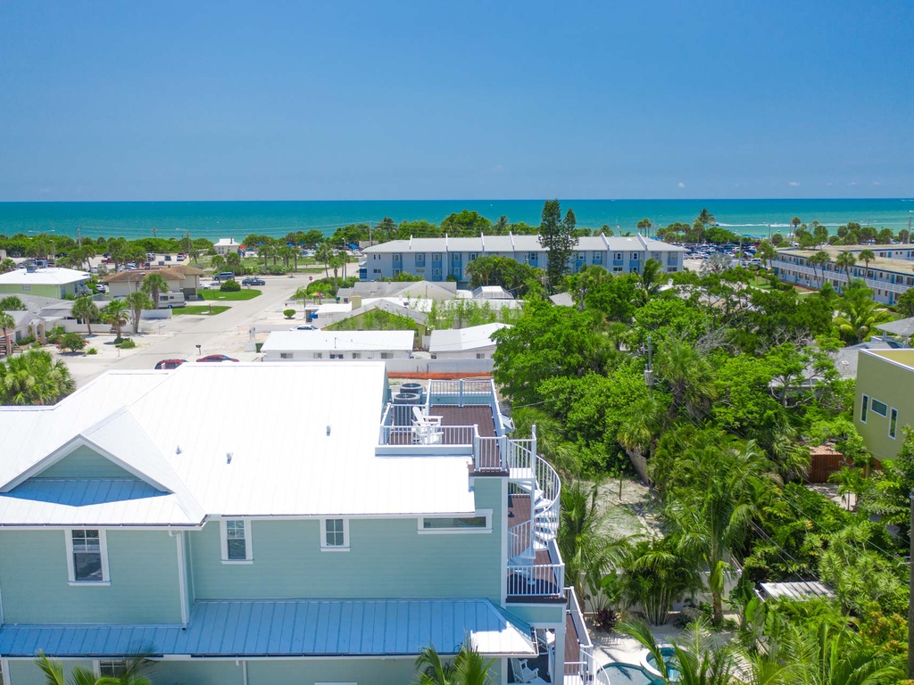 1 Block to the Beach