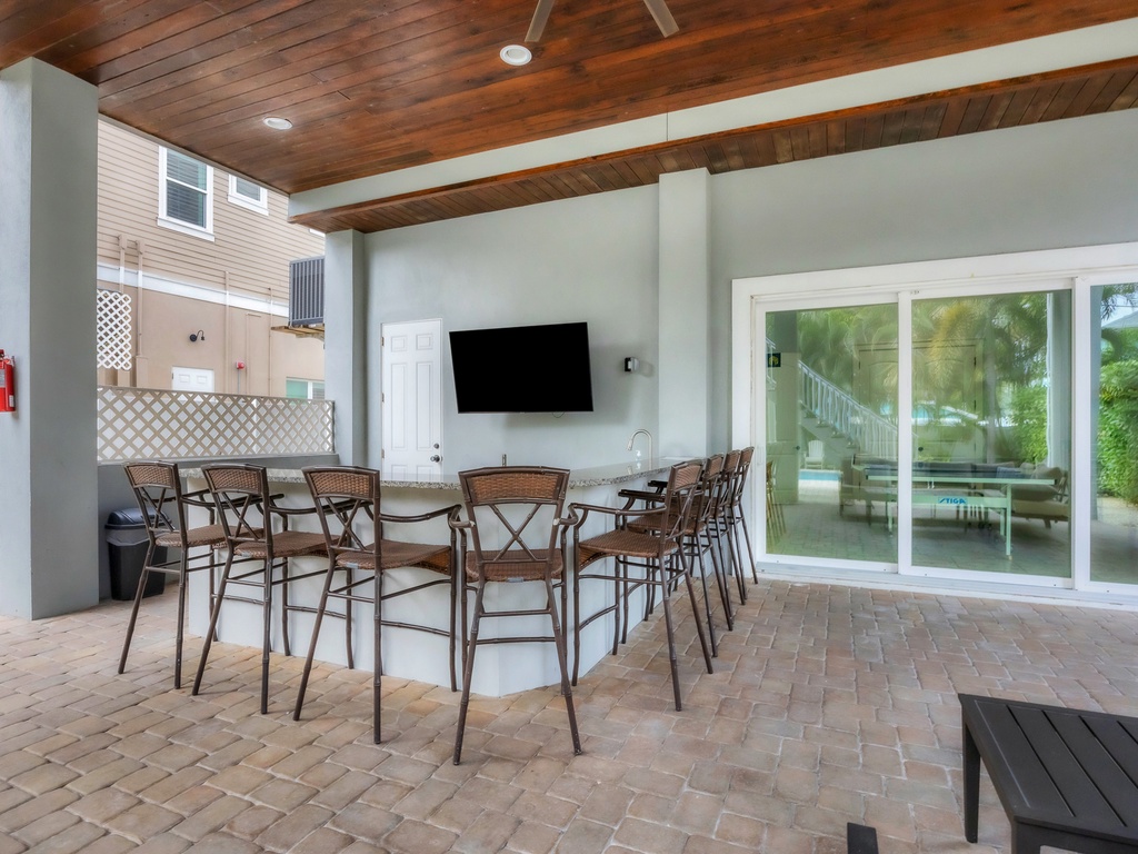 Outdoor bar for entertaining