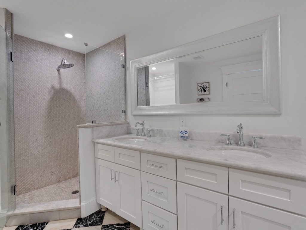 Second Bathroom, Ensuite