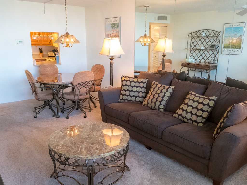 Living Area, Queen sleeper sofa