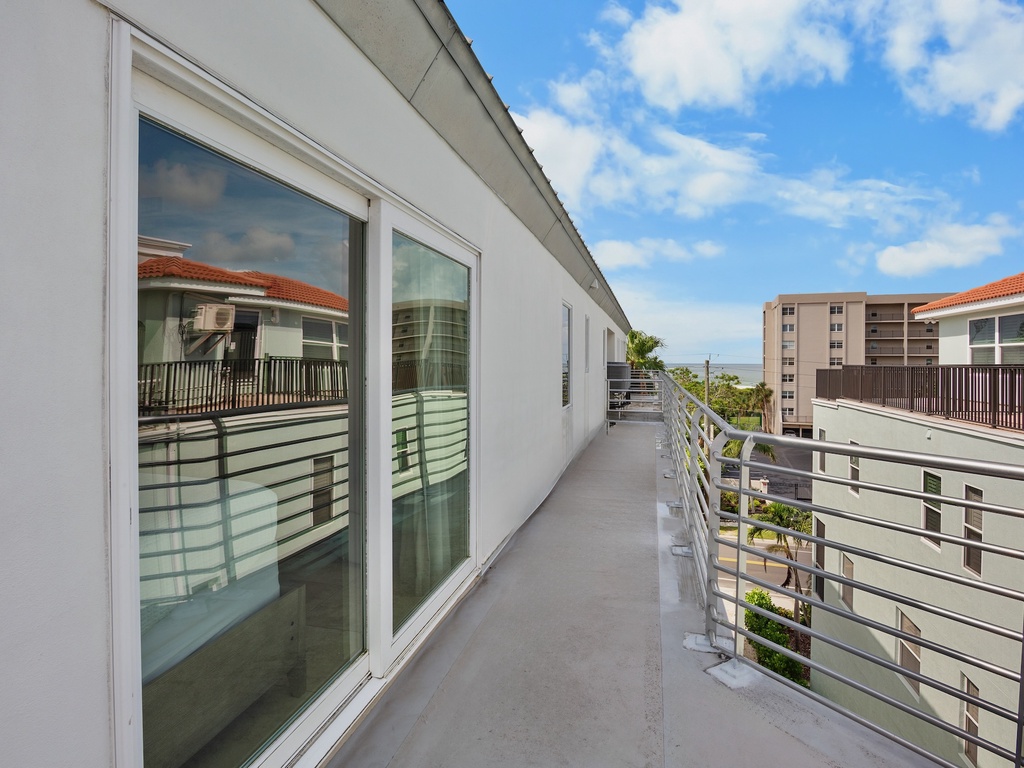 Balcony, Fourth Floor