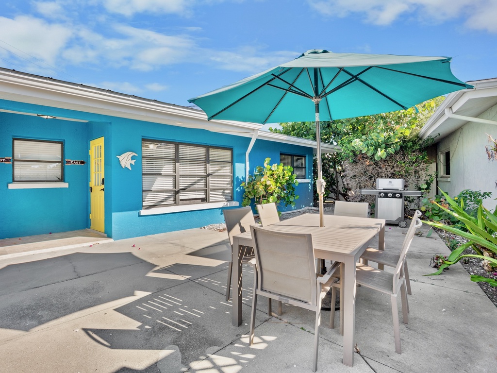 Outdoor Dining and Grill