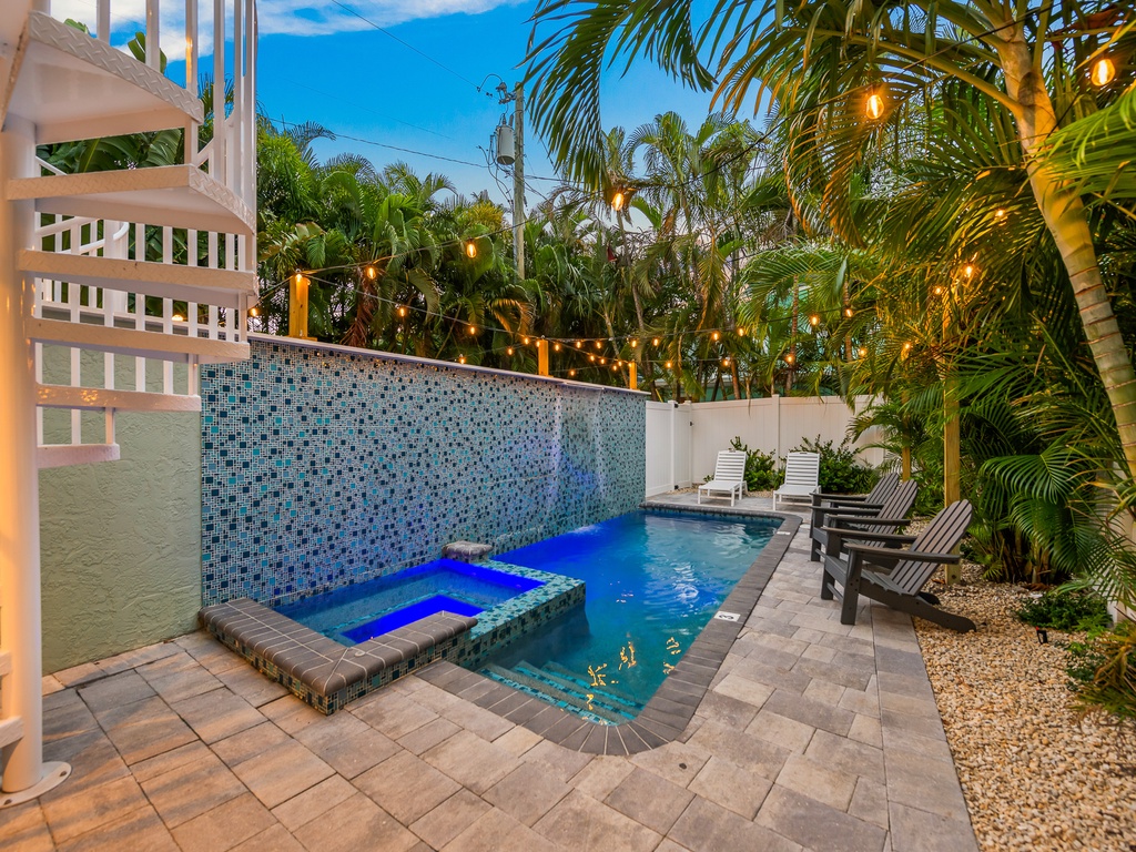 Poolside Loungers