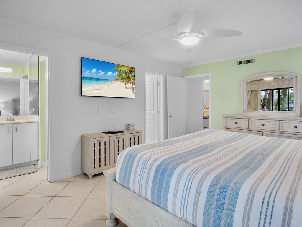 Midnight Cove II Unit 910 by Tropical Sands Accommodations