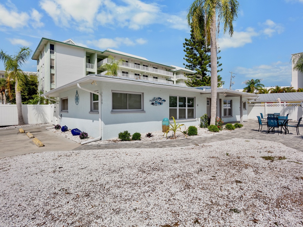 Sun N Sea #1 by Siesta Key Luxury Rental Properties