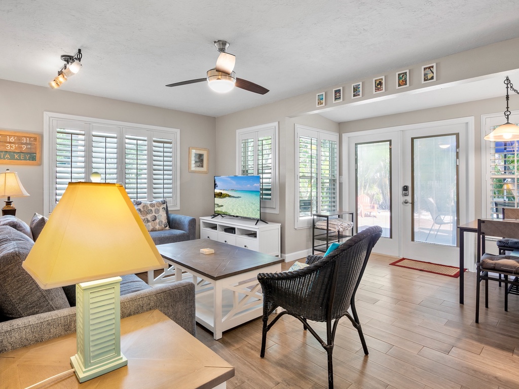 Living Area, Dining Area
