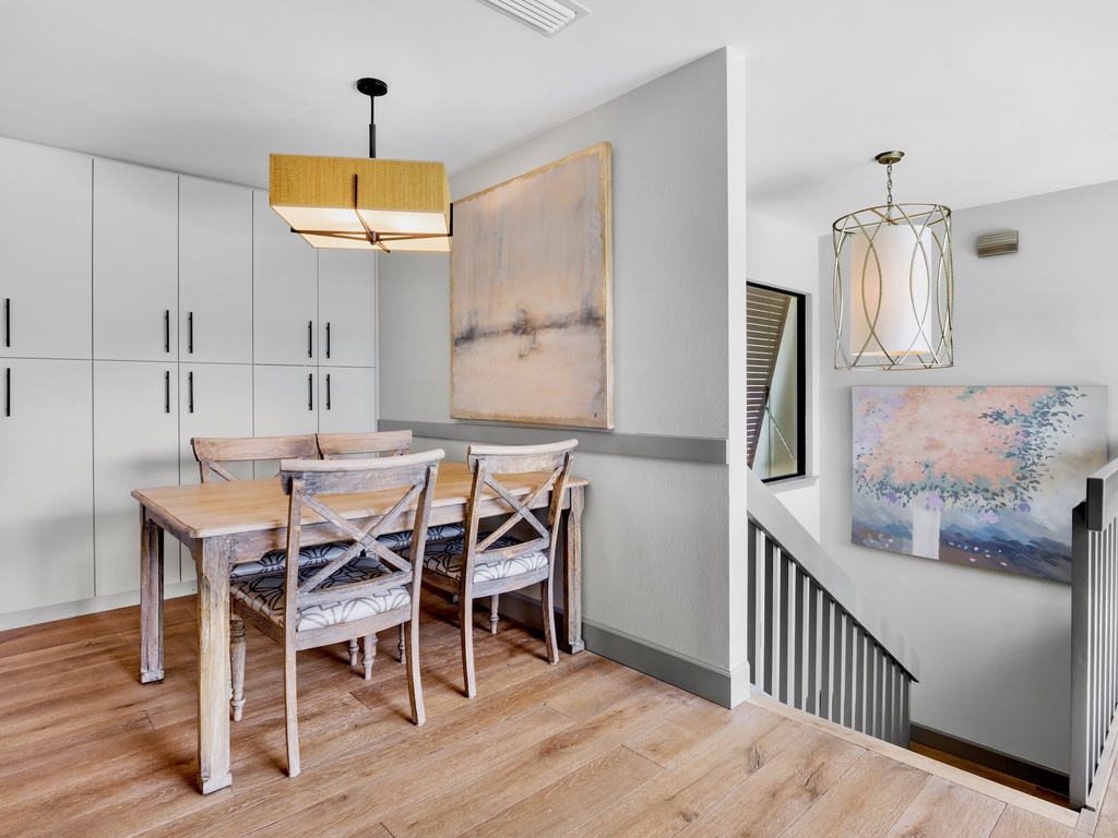 Additional Dining Area with Seating