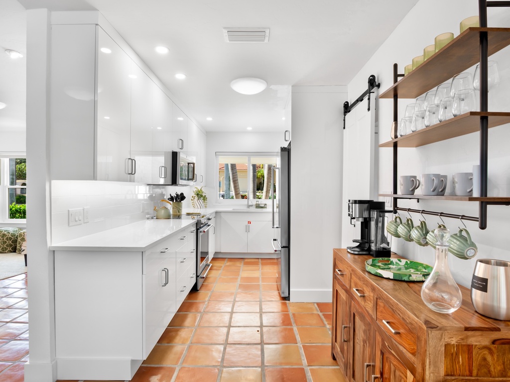 Fully equipped modern kitchen