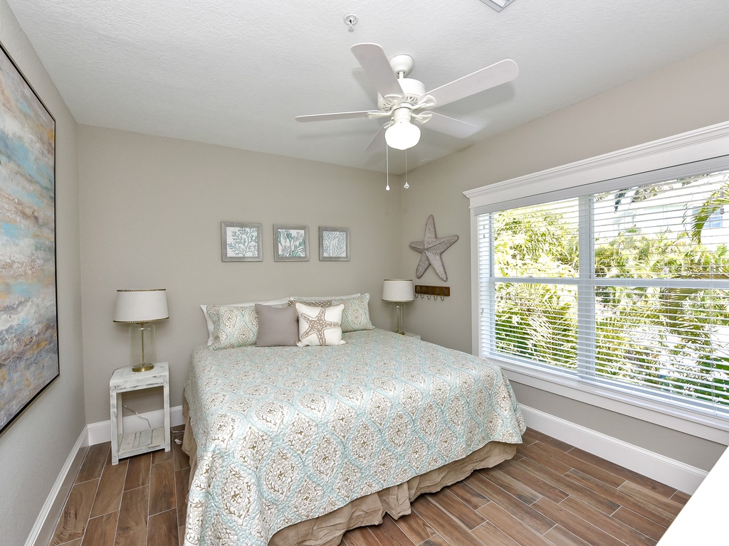 Fifth Bedroom, King bed