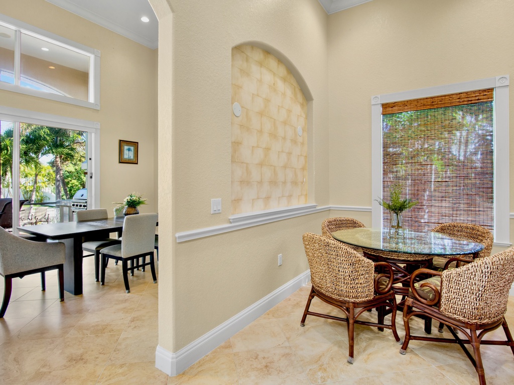 Dining areas with tropical views
