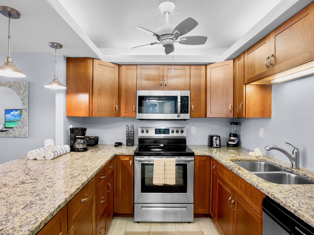 Harbor Towers Unit 212 by Tropical Sands Accommodations kitchen fully equipped