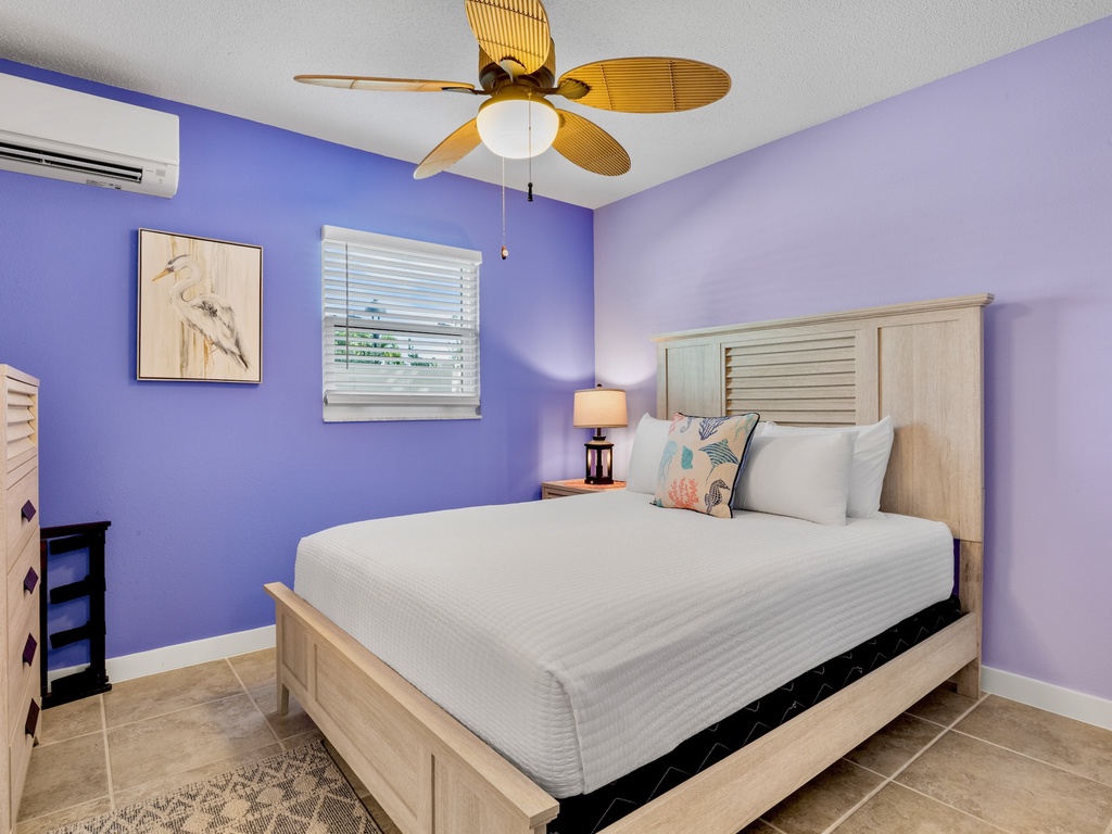 Primary Bedroom, Queen