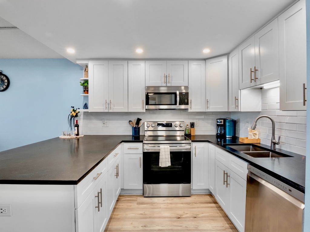 Harbor Towers Unit 312 by Tropical Sands Accommodations