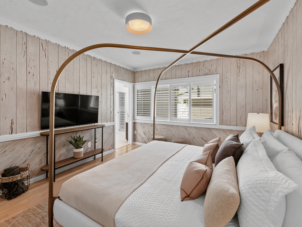 Primary Bedroom - King