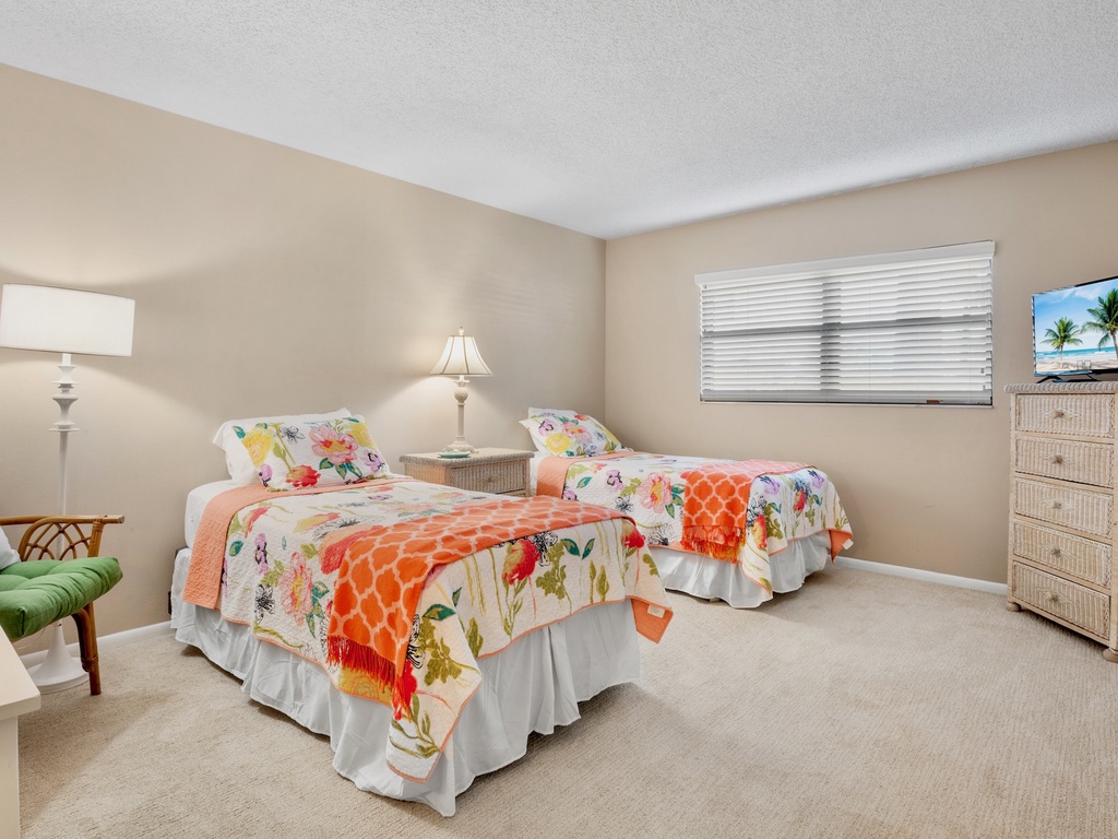 Gulf and Bay Club D101 by Tropical Sands Accommodations