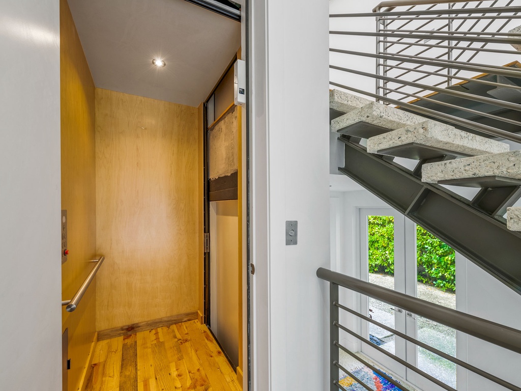 Elevator to All Floors