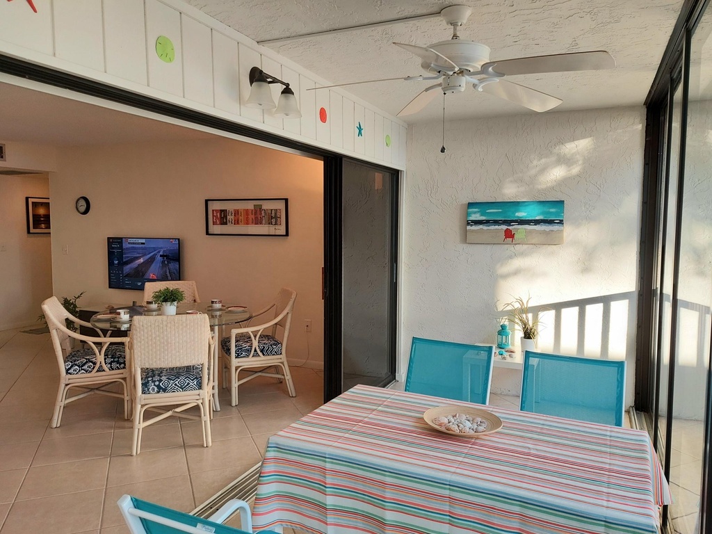 Midnight Cove II 128 Siesta Key Dining Area - Lanai 12-2022