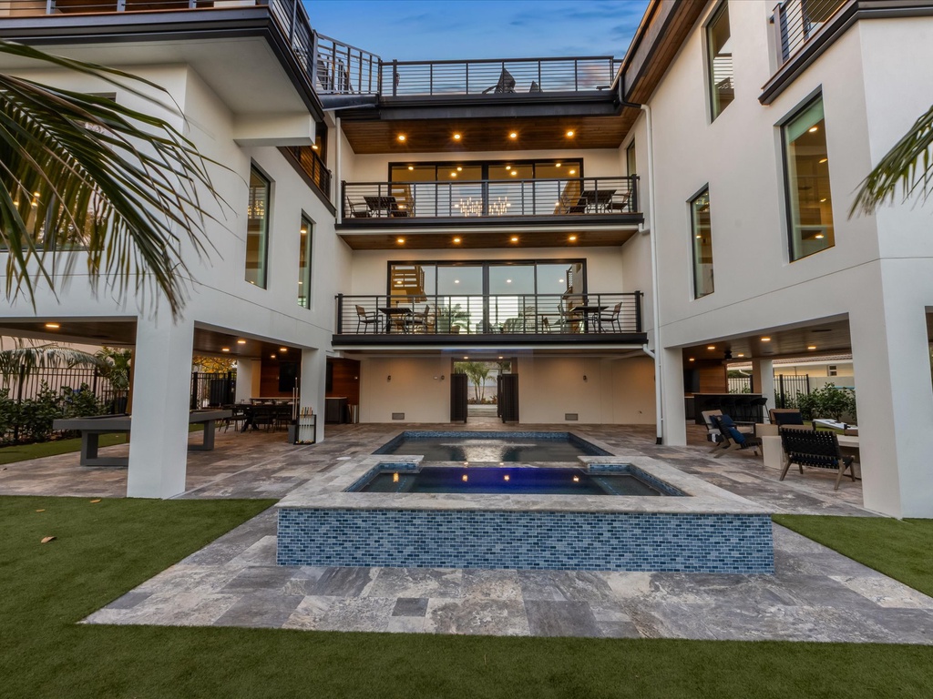 Lido Luxe Estate by Lido Key Vacations