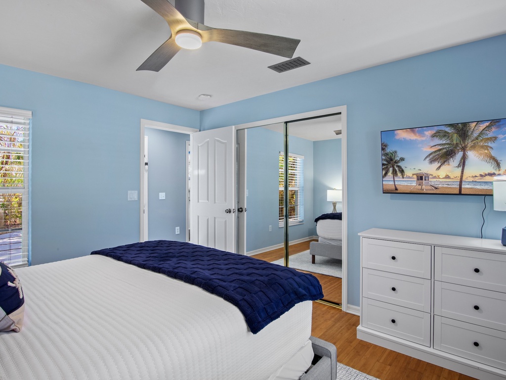 Fourth Bedroom, Queen