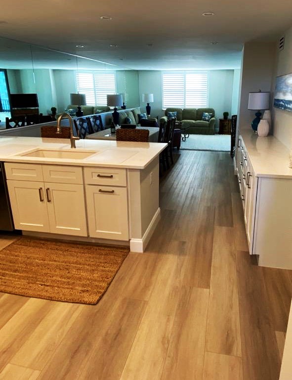 Spacious kitchen with appliances