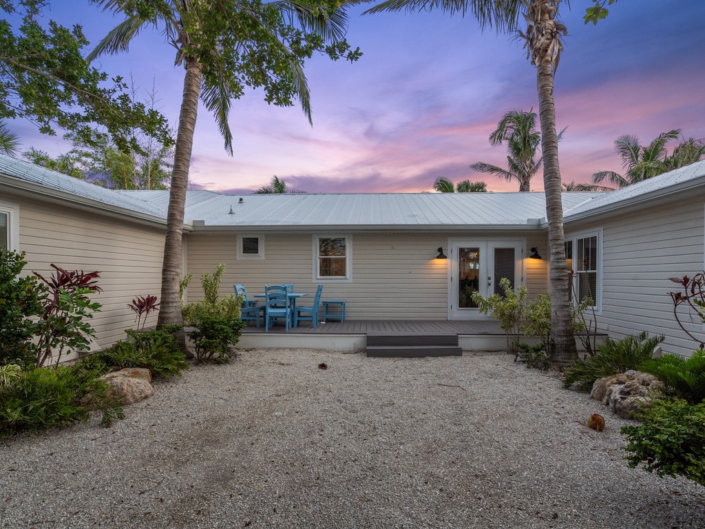 Sunset Splash by Siesta Key Luxury Rental Properties