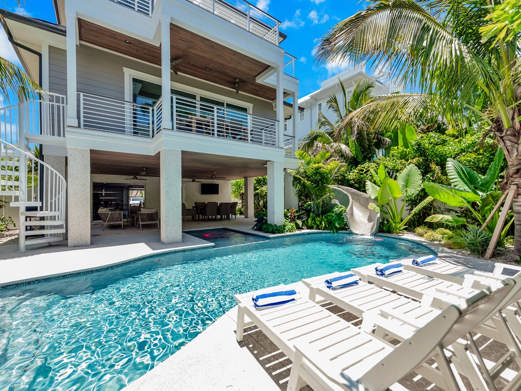 Private Pool, Hot Tub, and Waterslide