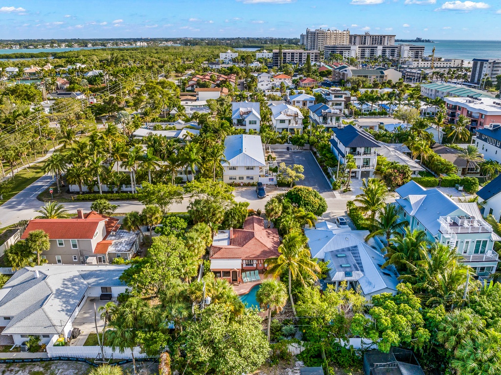 The Pink Flamingo - Lido Key Vacations
