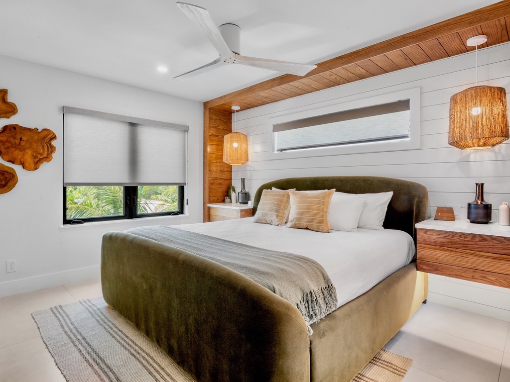 Third Bedroom, King bed
