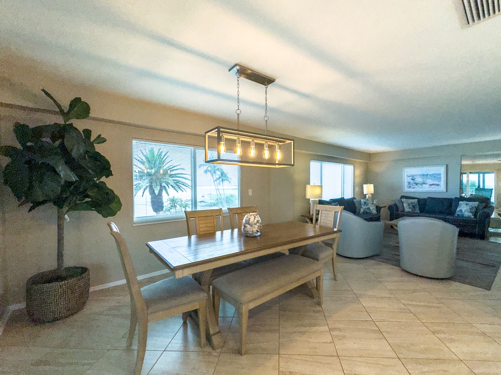 301 dining 1
