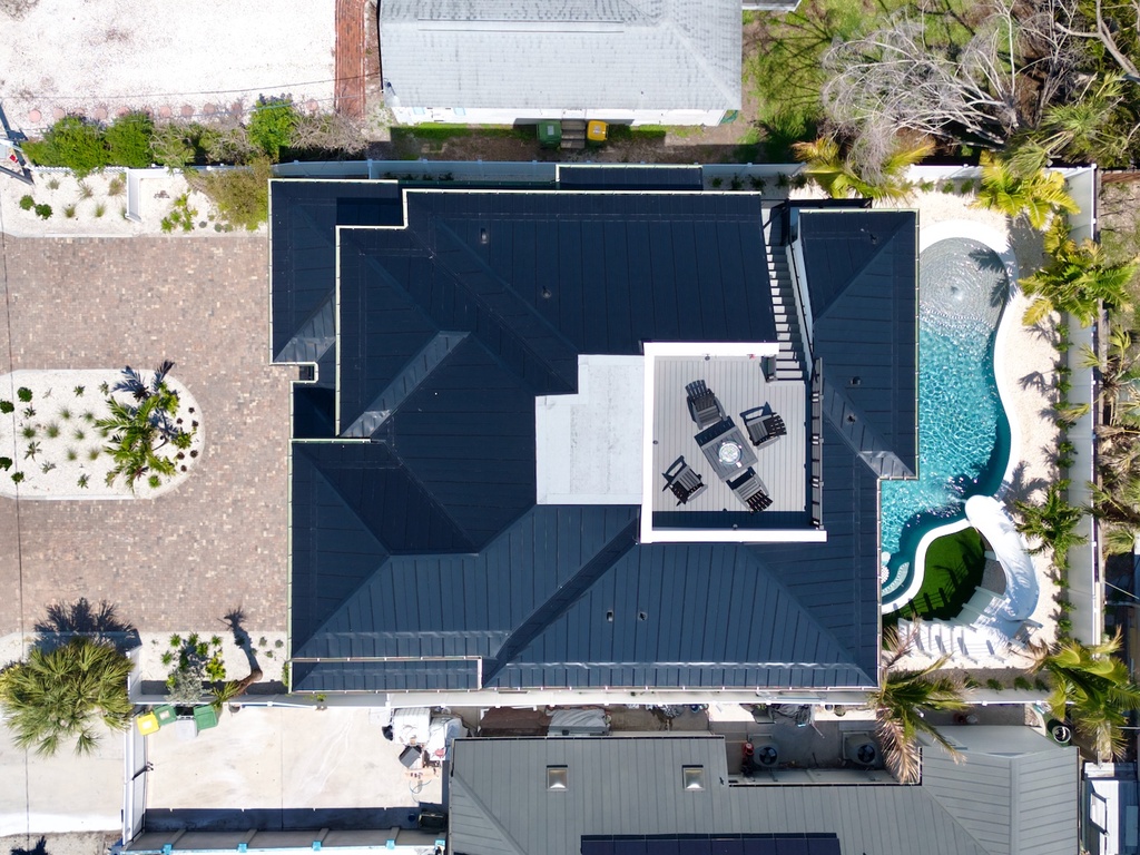 Aqua Breeze by Lido Key Vacations