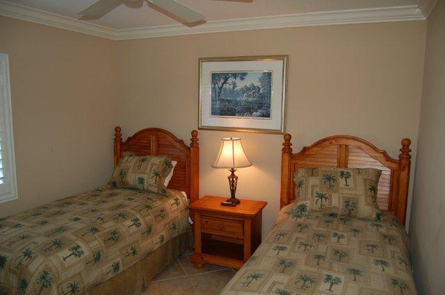 Second Bedroom - Two twin beds