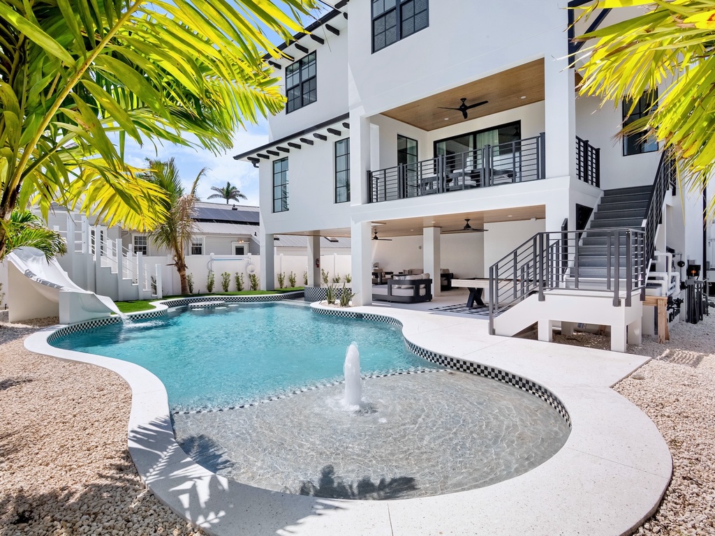 Private Pool and Spa