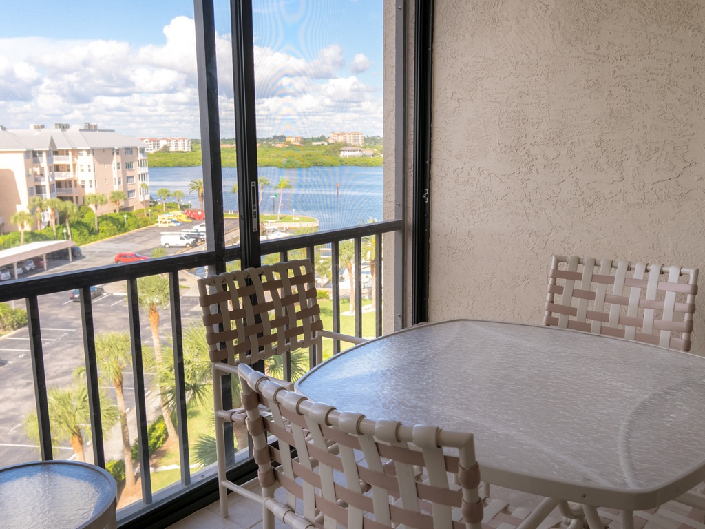 Balcony Dining