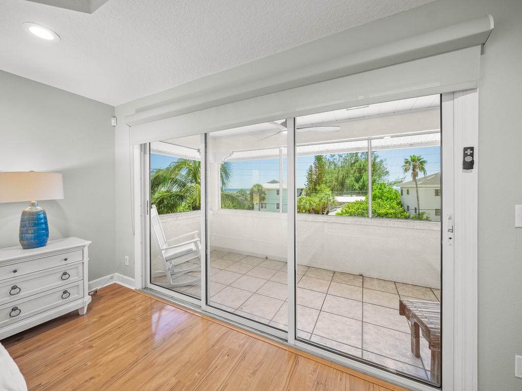 Primary Bedroom (2nd floor), King bed