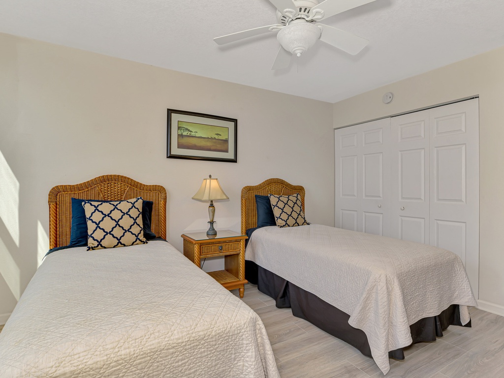 Second Bedroom, Two Twin beds