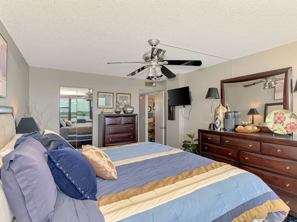 Primary Bedroom, King