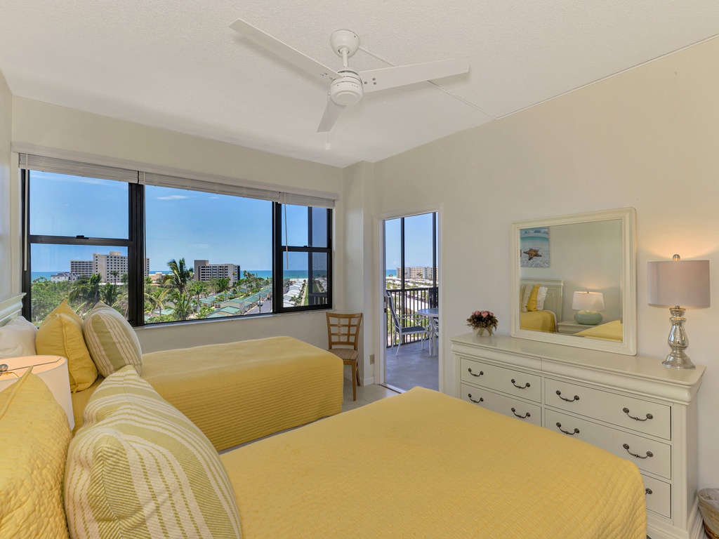 Second Bedroom, Two Twin Beds