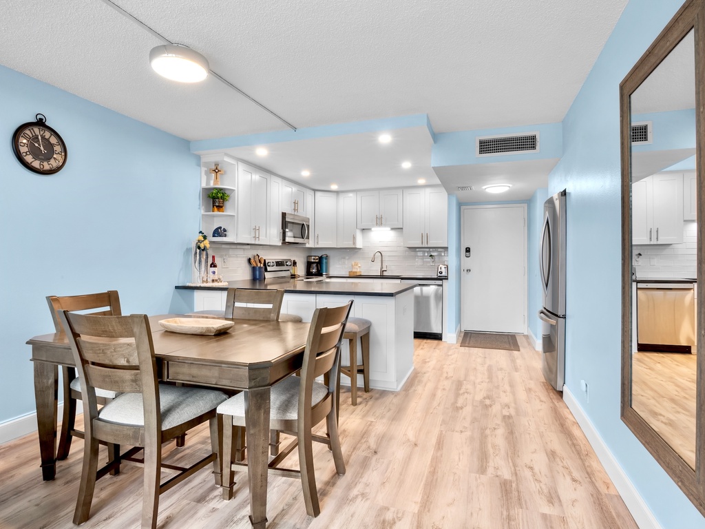 Harbor Towers Unit 312 by Tropical Sands Accommodations