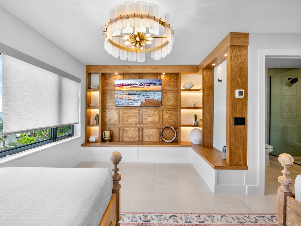 Fourth Bedroom, Two Twin beds with TV