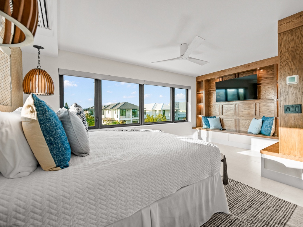 Fourth Bedroom, King Bed