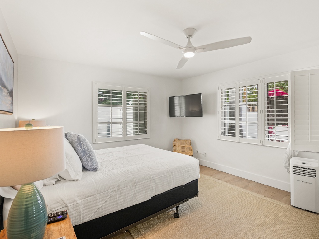 Third Bedroom - Queen