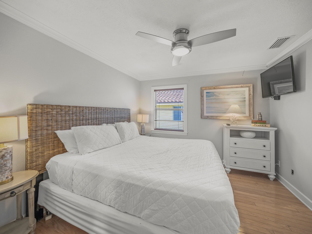 Third Bedroom (2nd floor), King bed