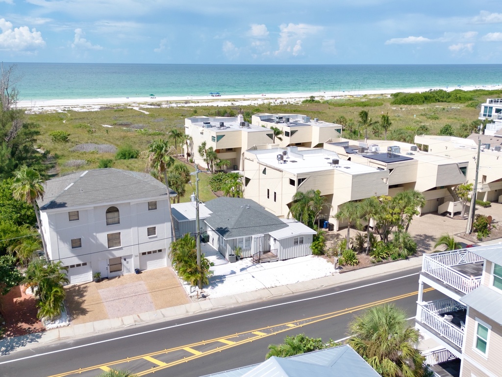 Coastal Cottage by Tropical Sands Accommodations