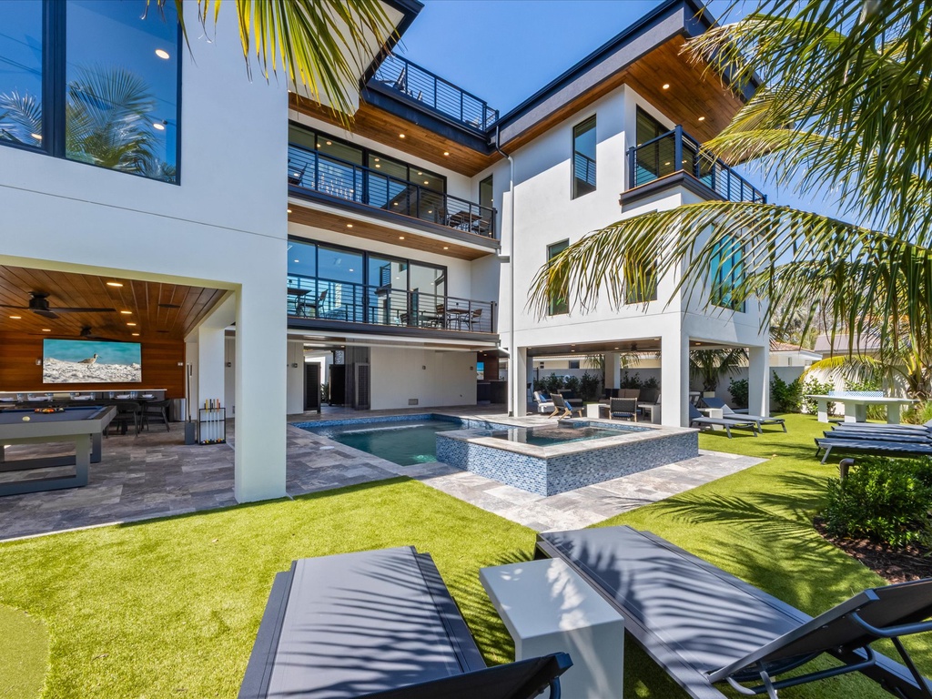 Lido Luxe Estate