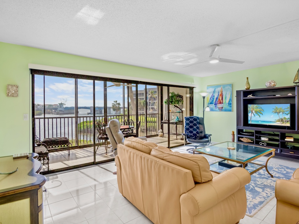 Midnight Cove II 220D