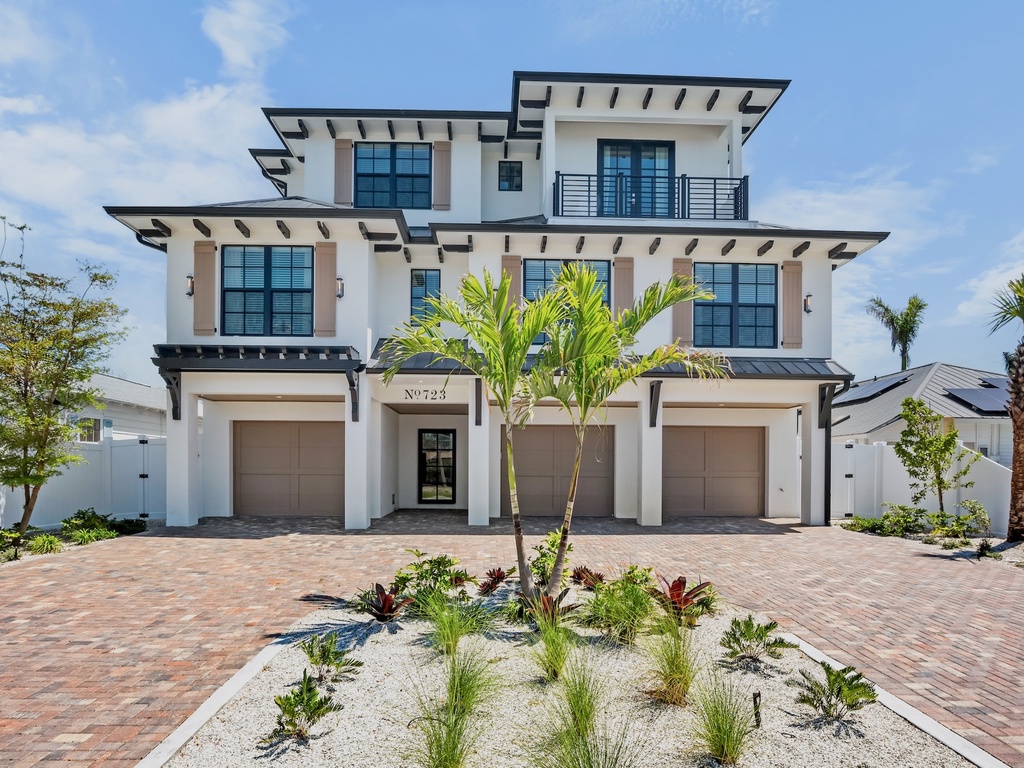 Aqua Breeze by Lido Key Vacations